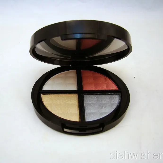 Mana Signature Eye Shadow Quad Rock Diva 