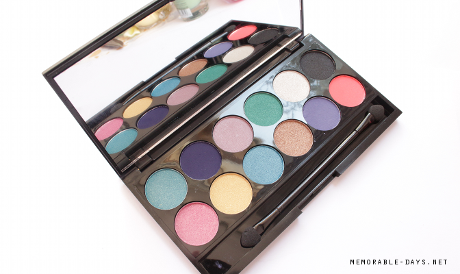 Sleek I Divine Eye Shadow Palette Lagoon