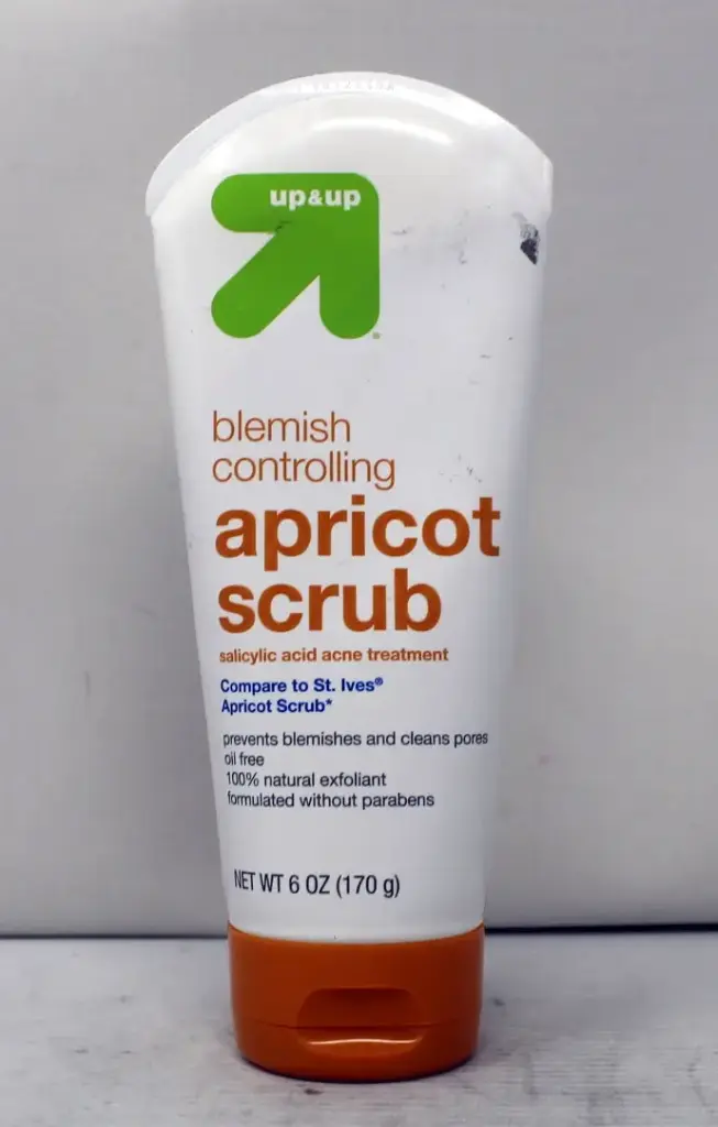 Up&Up Apricot Scrub Blemish Controlling 6oz